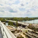 Aparthotel Zenao Suresnes
